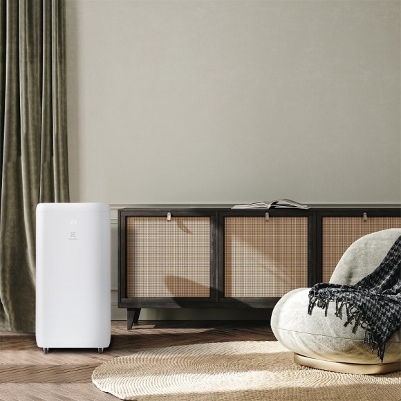 Мобильный кондиционер Electrolux EACM-09 XN/N6 Solo Мобильный кондиционер Electrolux EACM-09 XN/N6 Solo